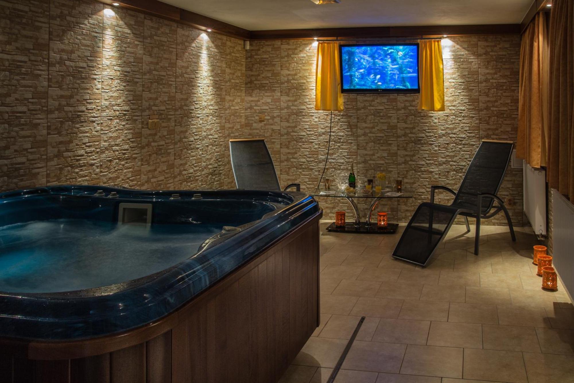 Wellness Penzion Palice ยินดริคูฟราเดตส์ ภายนอก รูปภาพ